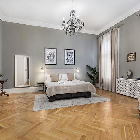 Spacious Victorian Residence By Grand Boulevard Budapest Exterior photo